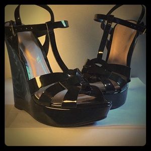 Aldo New! Never worn black wedge
